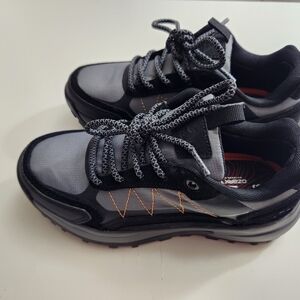Ozark Trail Men's Black and Gray Athletic Shoes Sz. 6